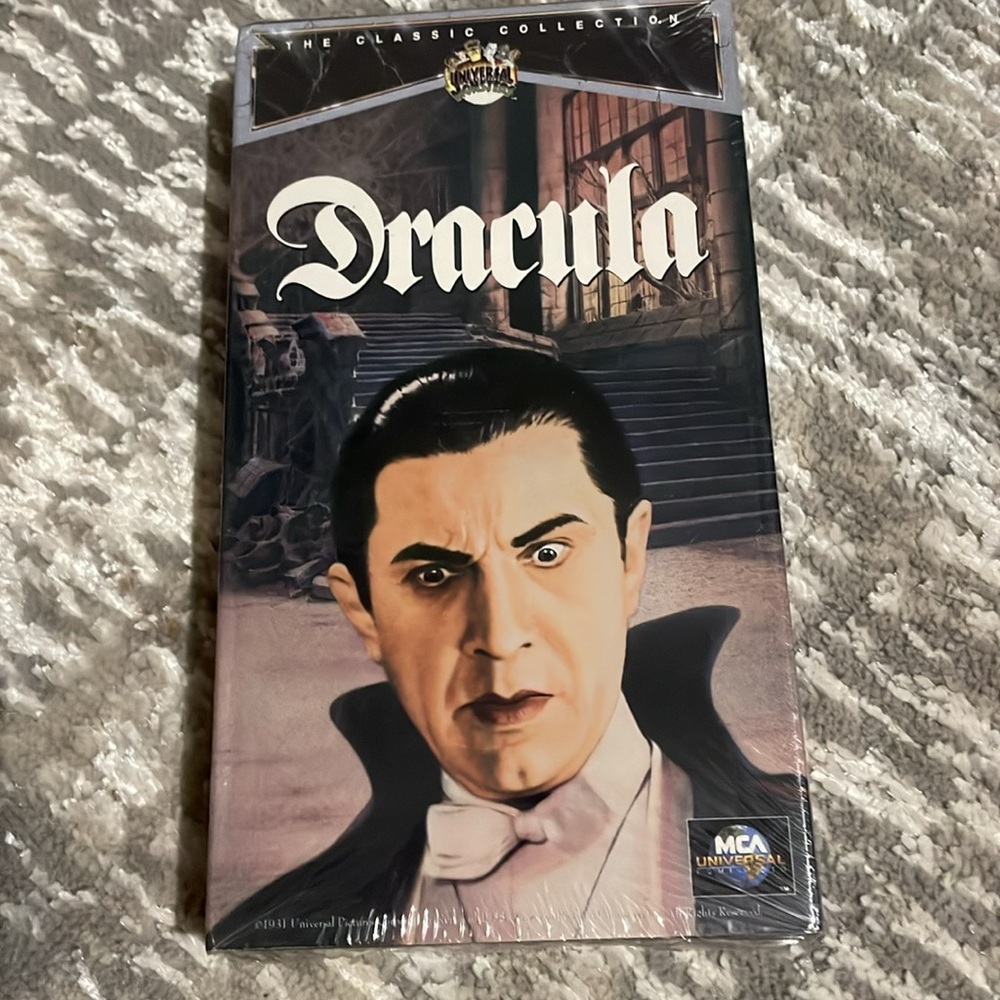 Two NEW in package Dracula & Frankenstein (Horror)classic collection VHS tapes - Picture 5 of 7